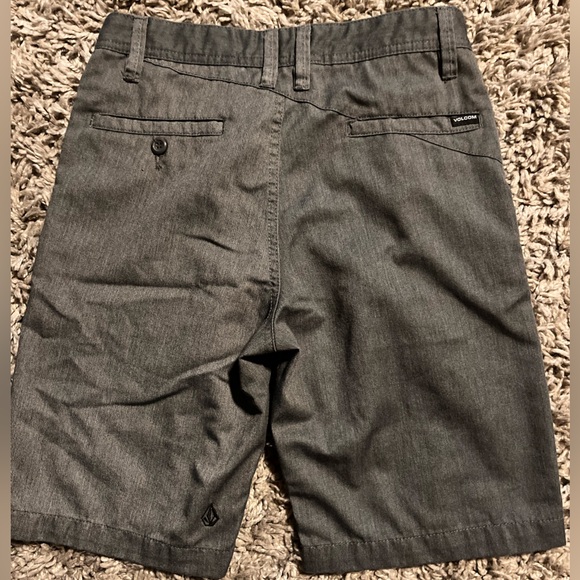 Volcom Boys Youth Sz 27/14 Shorts - Picture 2 of 3